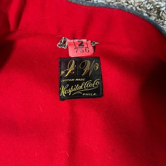 JW Vintage WE2 Wool Nurse Cape with Red Lining - Picture 4 of 8